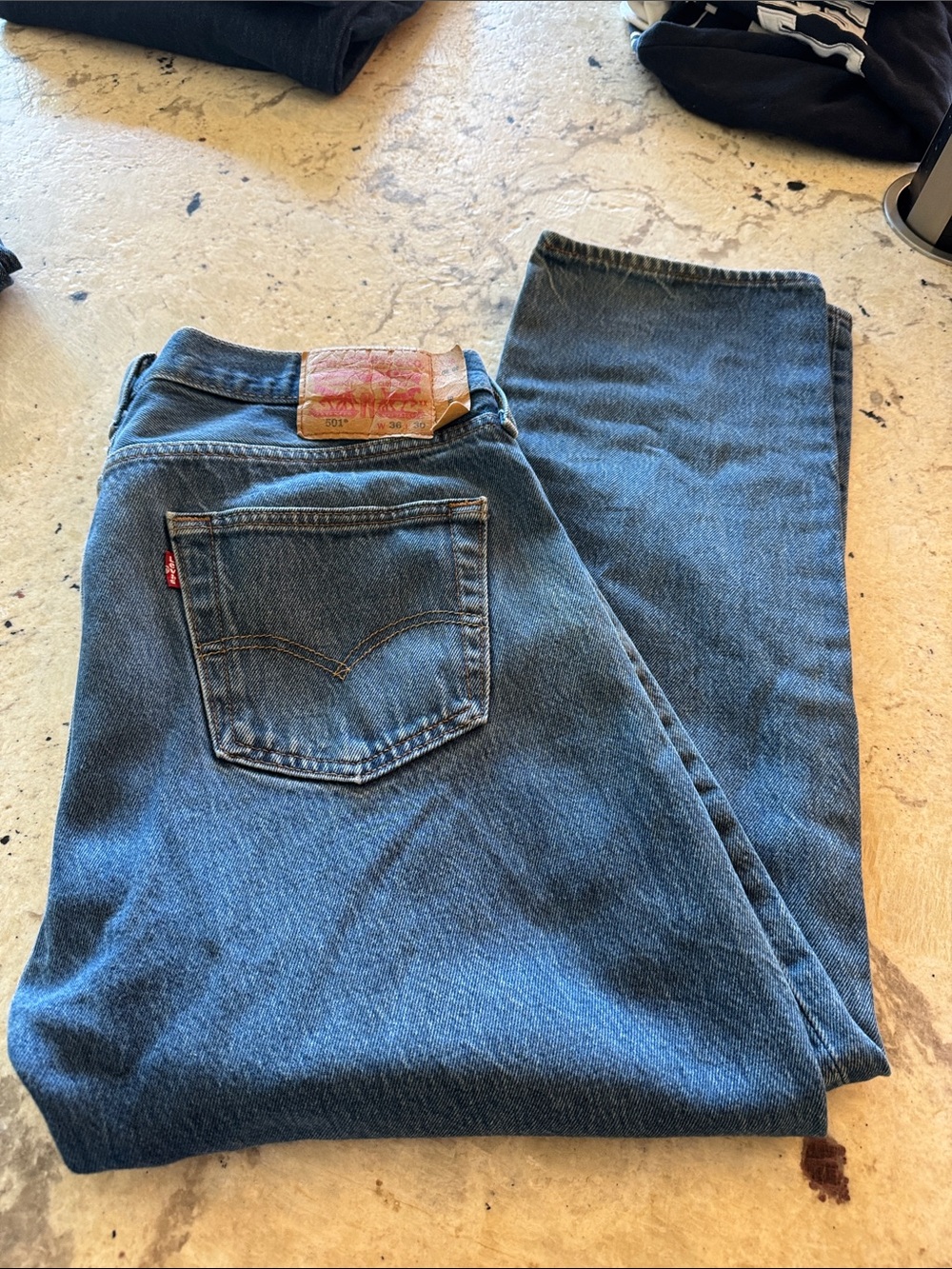 Levi's Men's Denim Straight Jeans in Medium Blue Wash